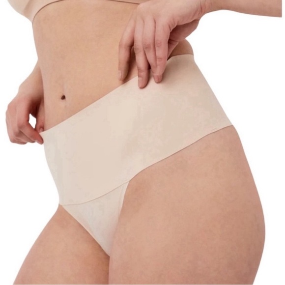SPANX | Undie-tectable® Smoothing Thong, Soft Nude, Size M, NWT - Picture 10 of 11